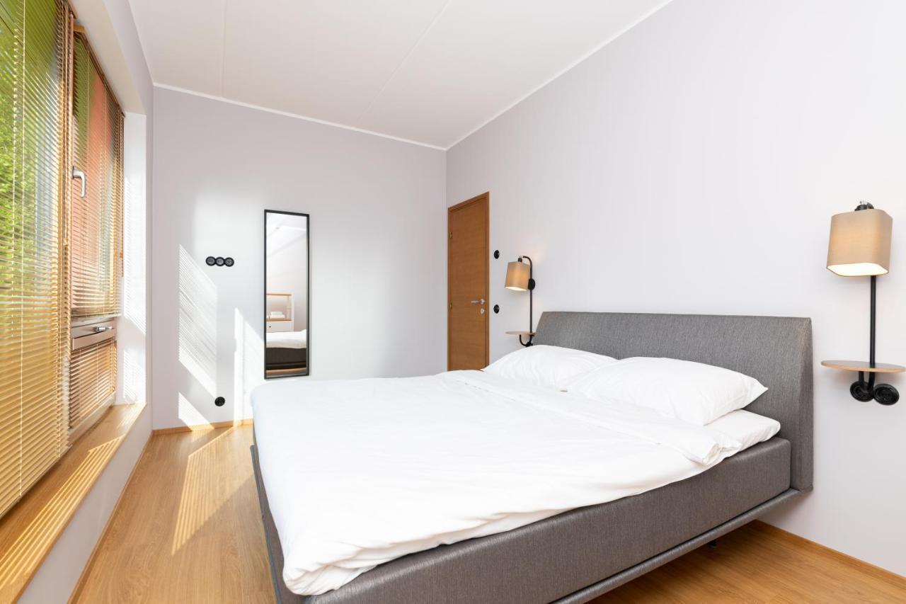 Self-Check-In Spacious 1 Bedroom Apartment With Free Parking タリン エクステリア 写真